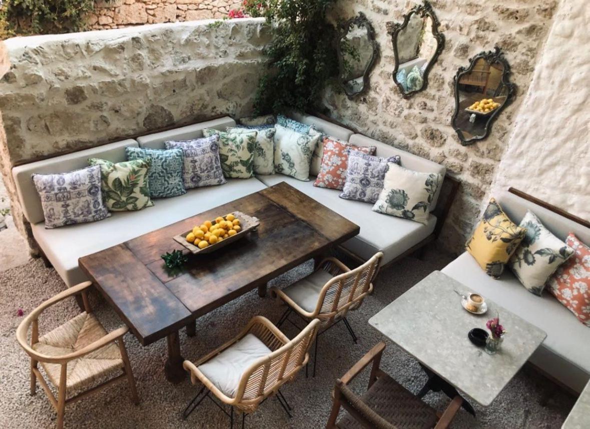 Mediha Hanim Konagi Alacati Cesme